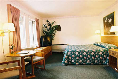 Eagle Motel Manitou Springs